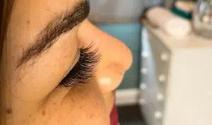 Luxuria Beauty Bar | Volume eyelash extensions for 1