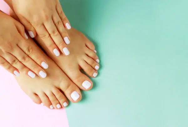 Amanee | Deluxe Pedicure with Gel for One