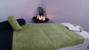 Izzys | 60min Full body massage with deep tissue and anti inflammatory oil