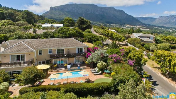 Amakhaya Lodge | Stunning 5 Bedroom Villa for Ten in Hout bay for 2 Nights Stay