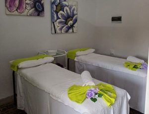 Bakwena Spa Express Jhb | Couples Full Body Massage with a glass of Mimosa