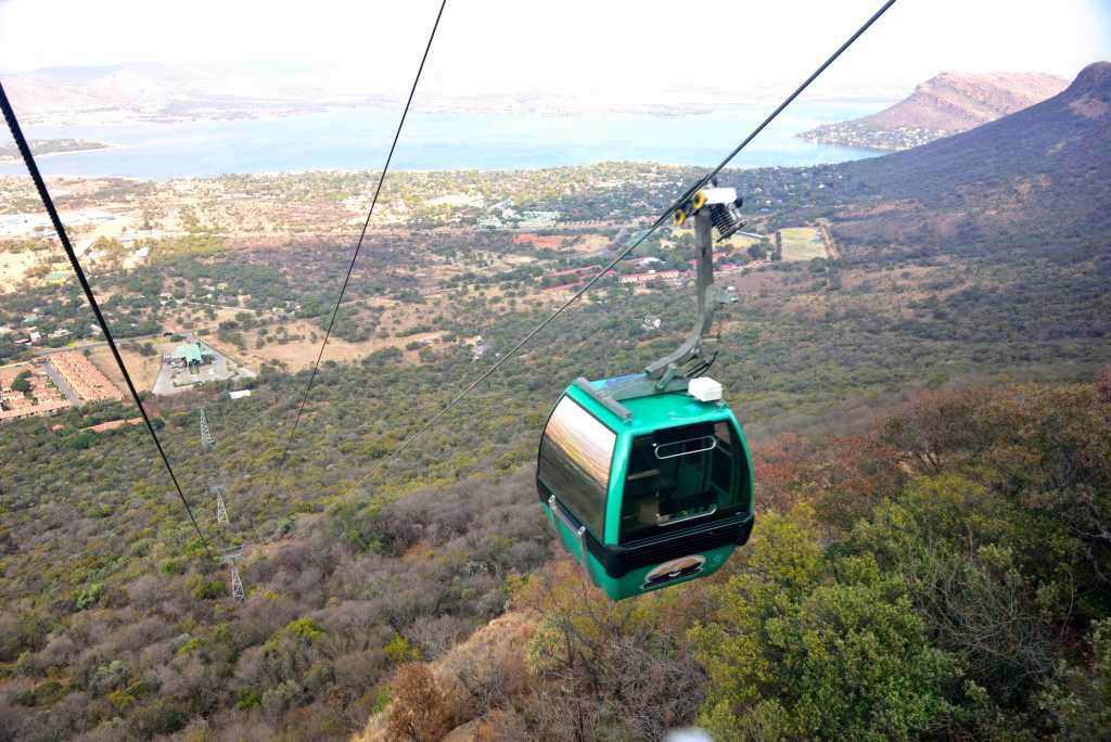 Cableway ride in Hartbeespoort