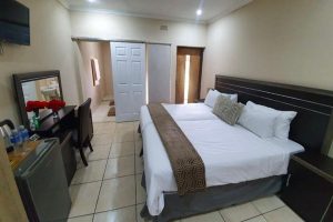 RRT Retreat Oasis Alberton | One Night Stay with Breakfast and Massage for 2 Weekend