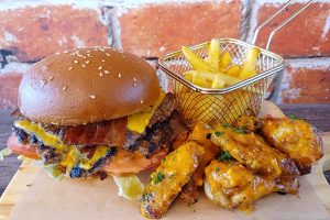 The Wing & Burger Bar | Bacon & Cheese Smash Burgers, Chips & 7 Wings For 2