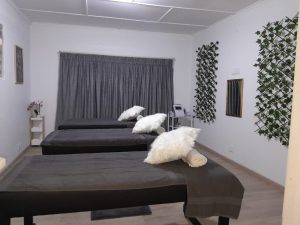 The Treat Day Spa at Radisson Blu Gautrain Hotel | 45-Minute Glow Combo for 1 (Copy)