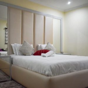 Sandton Hideout | 1 Night Stay & Full Body Massage incl Breakfast For 1