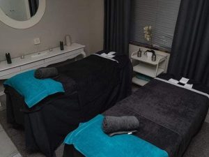 Urban Beauty Academy | Spa Spoil Package incl Glass of Bubbly/Juice For 2