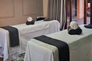 Vee Fab Beauty and Spa | 70 Minute Spa Package with Swedish Massage For 1