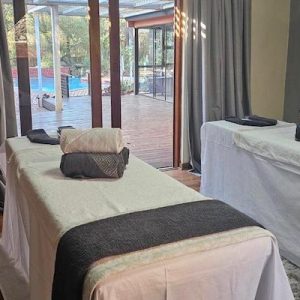 Vee Fab Beauty and Spa | 70 Minute Spa Package with Swedish Massage For 1