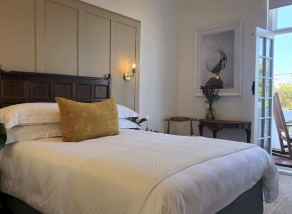 The Grand Hotel Robertson | Unwind in style in our Deluxe Room Incl Dinner/Bed and Breakfast