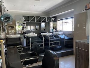 Hairstudio Rondebosch | Kerastase Gloss Treatment Special For 1 Incl A Drink and Light Snack