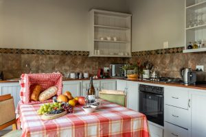 Orange Grove Farm | Take A Romantic Relaxing Getaway To The Moseberg Cottage