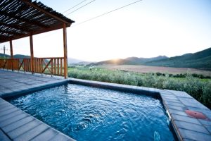 Orange Grove Farm | Take A Romantic Relaxing Getaway To The Moseberg Cottage