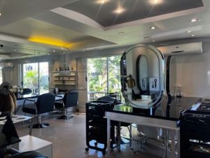 Hairstudio Rondebosch | Kerastase Gloss Treatment Special For 1 Incl A Drink and Light Snack