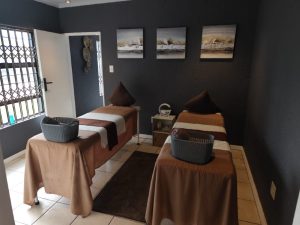 Top Notch Wellness Spa | The Ultimate Relaxation Package for One incl Cheese, Crackers and Juice