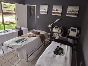 Top Notch Wellness Spa | The Ultimate Relaxation Package for One incl Cheese, Crackers and Juice