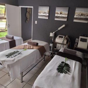 Top Notch Wellness Spa | The Ultimate Relaxation Package for One incl Cheese, Crackers and Juice