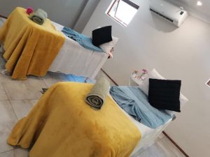 Sharaella Beauty Spa Sandton |  3 Hour Sip & Paint Experience and A 60 min Massage for 4