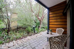 The Greens Guest House | Gorgeous King Room Incl an English Breakfast for 2