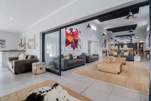 The Greens Guest House | Gorgeous King Room Incl an English Breakfast for 2