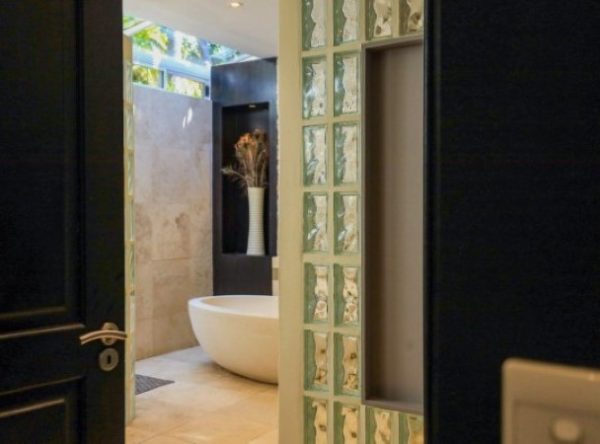 Mood Health Resorts | Stay For The Night and Indulge in a Milk Bath, Swedish Massage and a Body Mask For Two