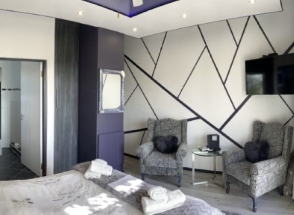 Farr Out Guesthouse | 1-Night Stay for Two in Black Mussel or White Mussel room