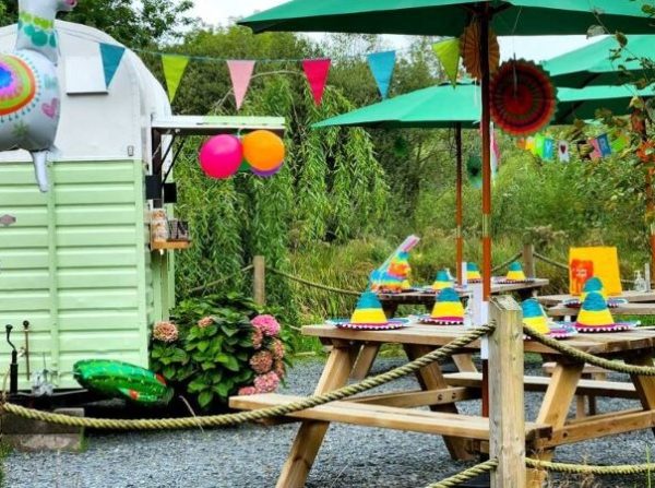 Big Mirage | Kiddies Party Venue Incl Lunch, Slushies, Popcorn, Bubble Tent, Jumping castle, Pool, up to 20 Kiddies