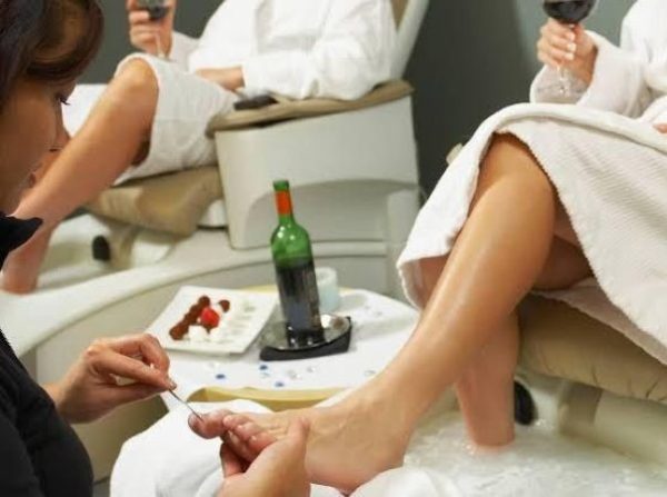 Care on Location |  80 Min Spa Bliss Experience Incl Choclate and Wine for 2