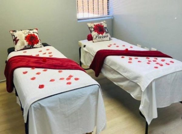 Mindful Motion Day Spa | Luxury Full body Massage for 2 Incl Foot Scrub, Back Scrub and a Head Massage