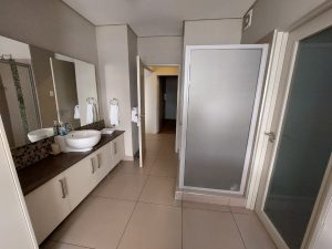 The Atrium | 2-Night Stay in Our Luxury 2-Bedroom Serviced Furnished Apartment for 4