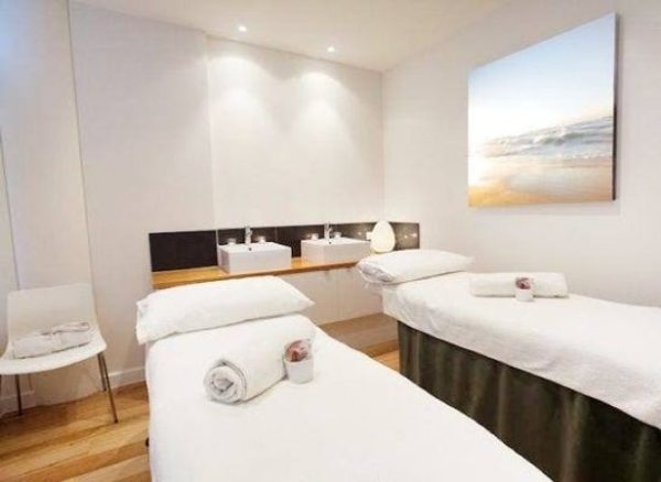 Constantia Hotel JHB | A 1Hr Spa Package for 2 Incl Head Massage, Reflexology and Hot Stone Massage