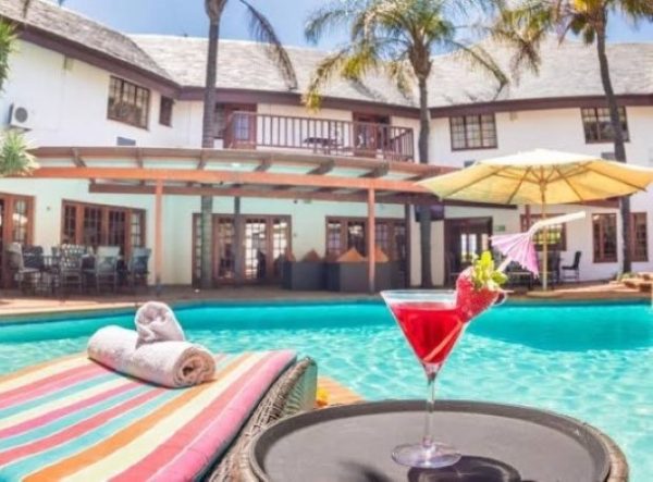 Constantia Hotel JHB | A 1Hr Spa Package for 2 Incl Head Massage, Reflexology and Hot Stone Massage