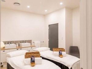 Constantia Hotel JHB | A 1Hr Spa Package for 2 Incl Head Massage, Reflexology and Hot Stone Massage