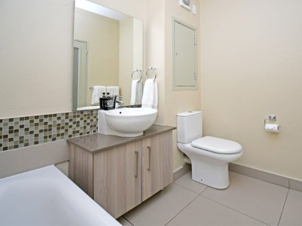 The Atrium | 2-Night Stay in Our Luxury 2-Bedroom Serviced Furnished Apartment for 4