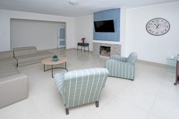 The Homestead Villa | Weekend Getaway for Twelve People In Our Luxury 6-Bedroom Villa All with Ensuite