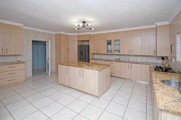 The Homestead Villa | Weekend Getaway for Twelve People In Our Luxury 6-Bedroom Villa All with Ensuite