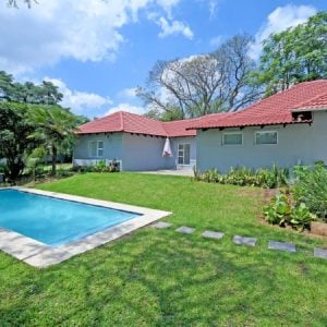 The Homestead Villa | Weekend Getaway for Twelve People In Our Luxury 6-Bedroom Villa All with Ensuite