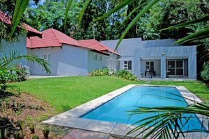 The Homestead Villa | Weekend Getaway for Twelve People In Our Luxury 6-Bedroom Villa All with Ensuite
