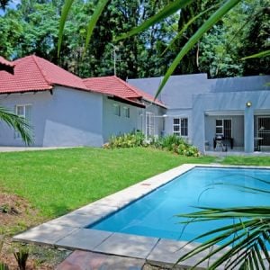 The Homestead Villa | Weekend Getaway for Twelve People In Our Luxury 6-Bedroom Villa All with Ensuite