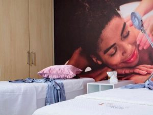 Reo Luxury Spa | A 90 Min Luxury Spa Package for 2 Incl Jacuzzi and A Glass of Champagne