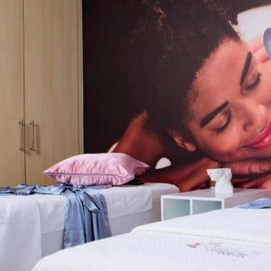 Reo Luxury Spa | A 90 Min Luxury Spa Package for 2 Incl Jacuzzi and A Glass of Champagne