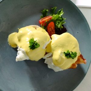 Brew Lounge Tygervalley | Eggs Benedict, Open Toasted Muffin with Bacon, Eggs and Hollandaise sauce For 2