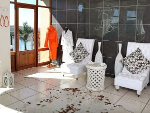 Mangwanani Tiger Lodge - Jozini | Luxury Spa Experience for 2 with Bubbly