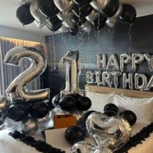 Deedo Sandton Guest House | A 1 Night Deco B-Day Stay Incl Wine, Snacks & A 60 Min Spa Treatment for 2