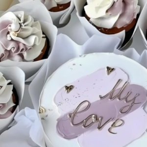 Honeybee Baker | 12 Cupcake Cakes on Order for Any Occasion, Colours at Your Own Choice