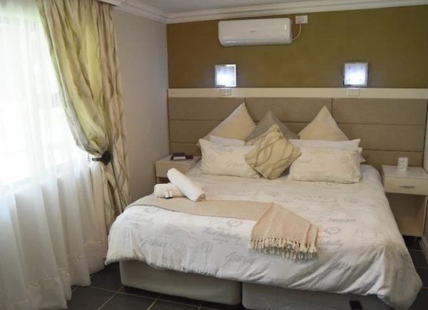 The Crystal Rose Lodge and Spa | 1 Nights Stay incl Spa Treatments and a Romantic Dinner for 2
