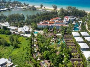 Travel Creationz | 7 Nights in Phuket, Thailand for 2 Incl Breakfasts And A Cabaret Show