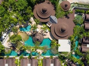 Travel Creationz | 7 Nights in Phuket, Thailand for 2 Incl Breakfasts And A Cabaret Show