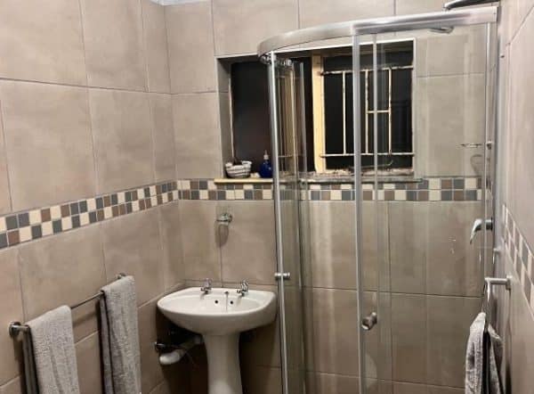 Vee Fab Beauty and Spa | An Overnight Stay With A Relaxing Massage For 2 Incl Breakfast or Lunch